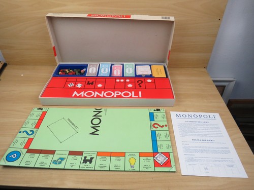 Vecchio gioco tavolo - vecchio,